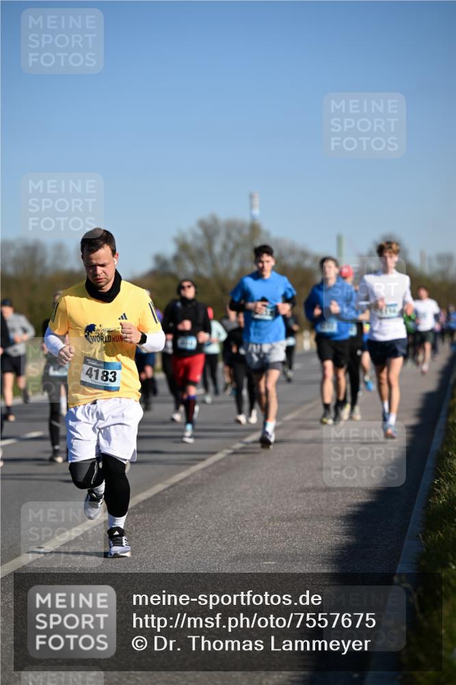 06.04.2025 - 44. Internationalen Wilhelmsburger Insellauf Dr. Thomas Lammeyer http://msf.ph/oto/7557675 06.04.2025 09:33:43 Laufen 4183 meine-sportfotos.de