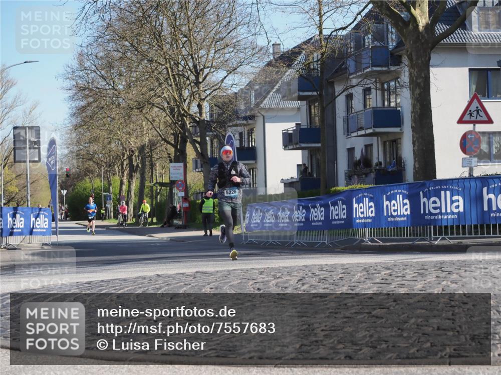 06.04.2025 - 44. Internationalen Wilhelmsburger Insellauf Luisa Fischer http://msf.ph/oto/7557683 06.04.2025 10:19:52 Ziel 5226 meine-sportfotos.de