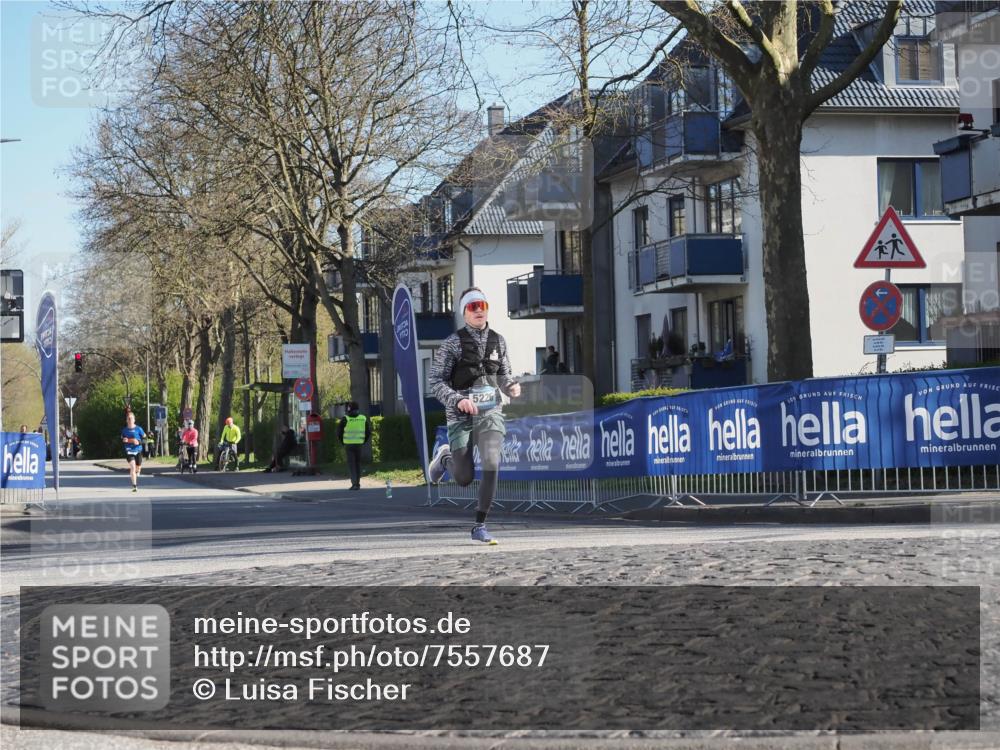 06.04.2025 - 44. Internationalen Wilhelmsburger Insellauf Luisa Fischer http://msf.ph/oto/7557687 06.04.2025 10:19:52 Ziel 5226 meine-sportfotos.de