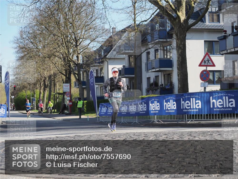 06.04.2025 - 44. Internationalen Wilhelmsburger Insellauf Luisa Fischer http://msf.ph/oto/7557690 06.04.2025 10:19:52 Ziel 5226 meine-sportfotos.de
