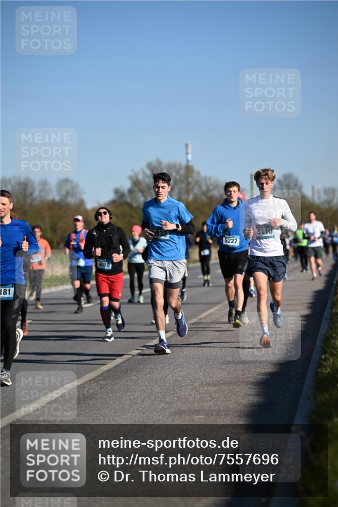06.04.2025 - 44. Internationalen Wilhelmsburger Insellauf Dr. Thomas Lammeyer http://msf.ph/oto/7557696 06.04.2025 09:33:44 Laufen 181, 4010, 5227, 5110 meine-sportfotos.de