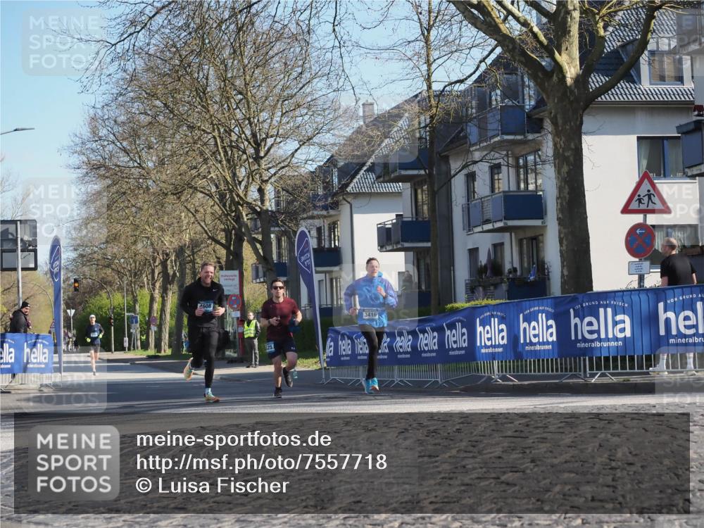 06.04.2025 - 44. Internationalen Wilhelmsburger Insellauf Luisa Fischer http://msf.ph/oto/7557718 06.04.2025 10:20:08 Ziel 4608, 625, 3416 meine-sportfotos.de