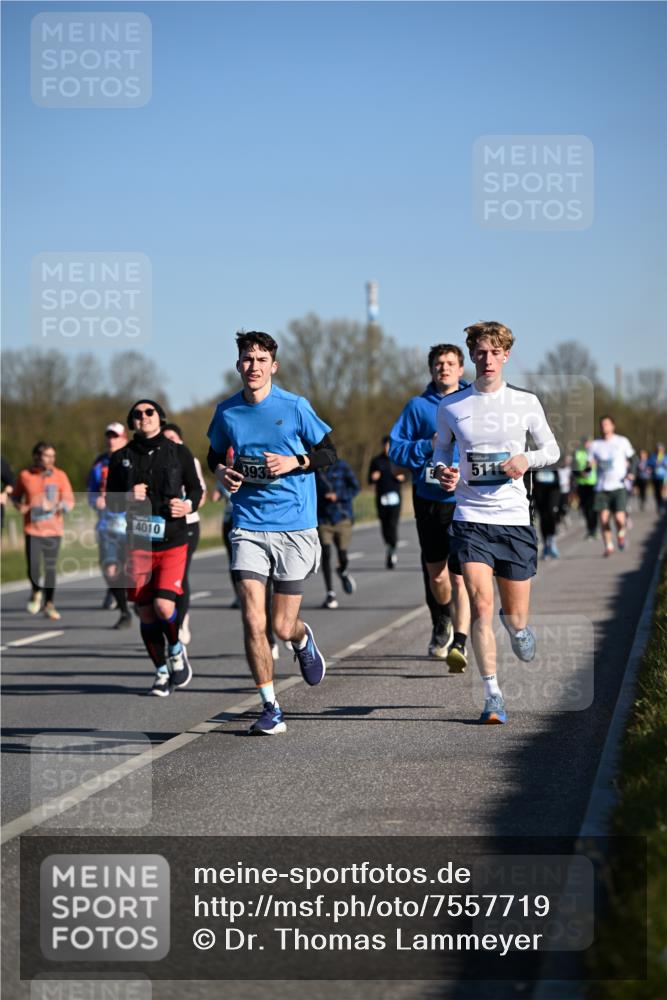 06.04.2025 - 44. Internationalen Wilhelmsburger Insellauf Dr. Thomas Lammeyer http://msf.ph/oto/7557719 06.04.2025 09:33:45 Laufen 4010, 393, 5110 meine-sportfotos.de