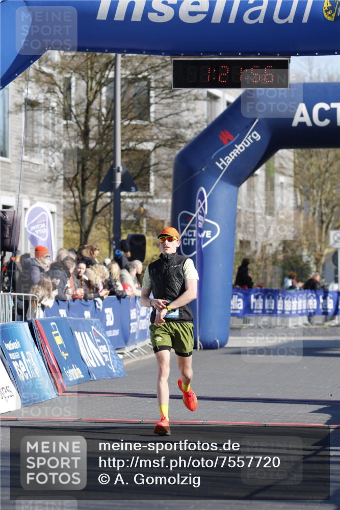 06.04.2025 - 44. Internationalen Wilhelmsburger Insellauf A. Gomolzig http://msf.ph/oto/7557720 06.04.2025 10:11:54 Ziel 3214 meine-sportfotos.de