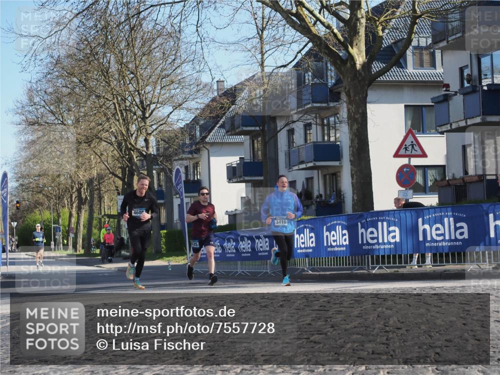 06.04.2025 - 44. Internationalen Wilhelmsburger Insellauf Luisa Fischer http://msf.ph/oto/7557728 06.04.2025 10:20:09 Ziel 4608, 525, 3416 meine-sportfotos.de