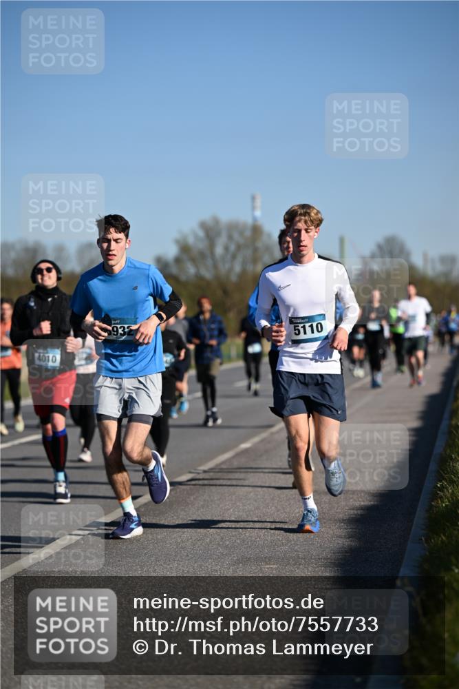 06.04.2025 - 44. Internationalen Wilhelmsburger Insellauf Dr. Thomas Lammeyer http://msf.ph/oto/7557733 06.04.2025 09:33:45 Laufen 4010, 932, 5110 meine-sportfotos.de
