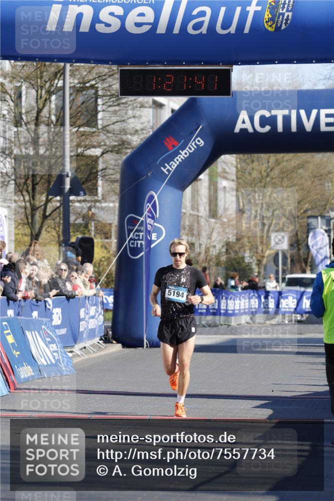 06.04.2025 - 44. Internationalen Wilhelmsburger Insellauf A. Gomolzig http://msf.ph/oto/7557734 06.04.2025 10:11:39 Ziel 5194 meine-sportfotos.de