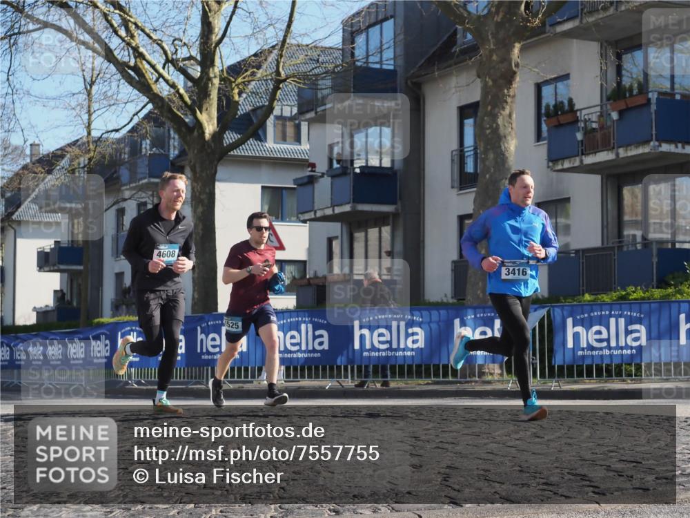06.04.2025 - 44. Internationalen Wilhelmsburger Insellauf Luisa Fischer http://msf.ph/oto/7557755 06.04.2025 10:20:11 Ziel 4608, 1525, 3416 meine-sportfotos.de