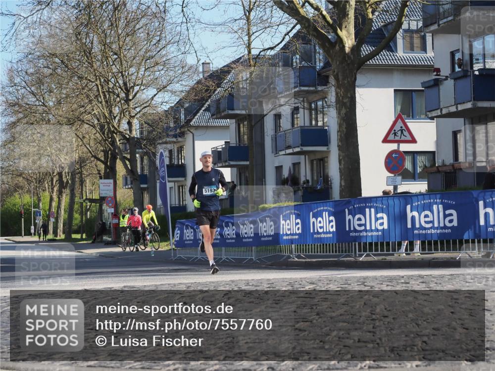 06.04.2025 - 44. Internationalen Wilhelmsburger Insellauf Luisa Fischer http://msf.ph/oto/7557760 06.04.2025 10:20:15 Ziel 5193 meine-sportfotos.de