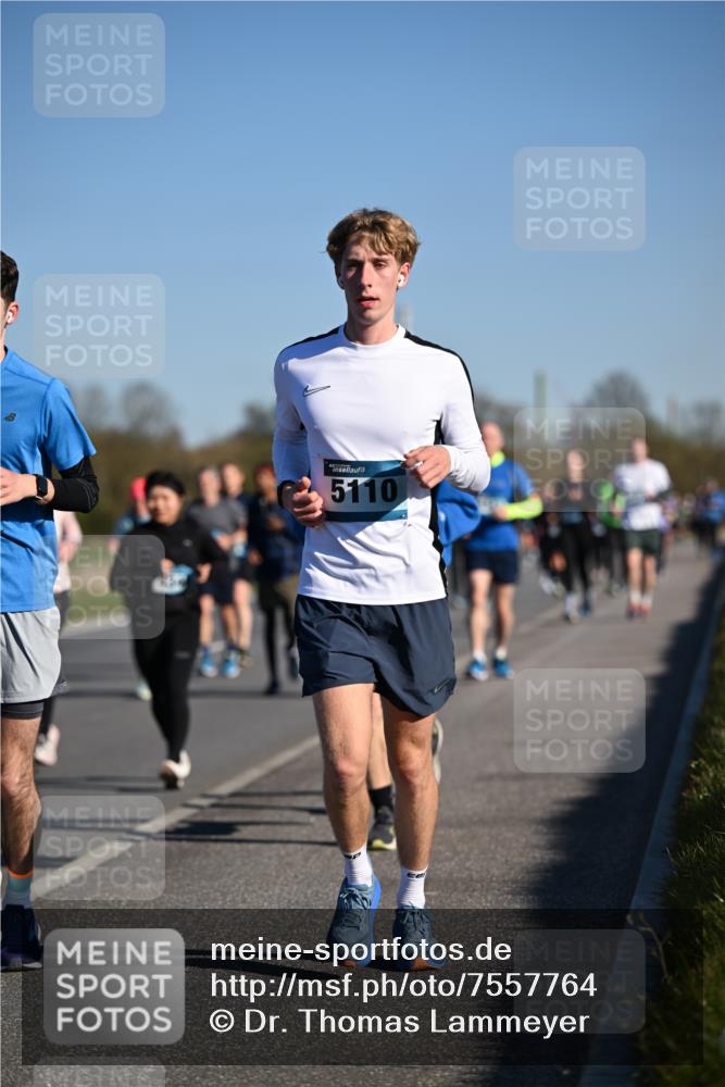 06.04.2025 - 44. Internationalen Wilhelmsburger Insellauf Dr. Thomas Lammeyer http://msf.ph/oto/7557764 06.04.2025 09:33:47 Laufen 5110 meine-sportfotos.de