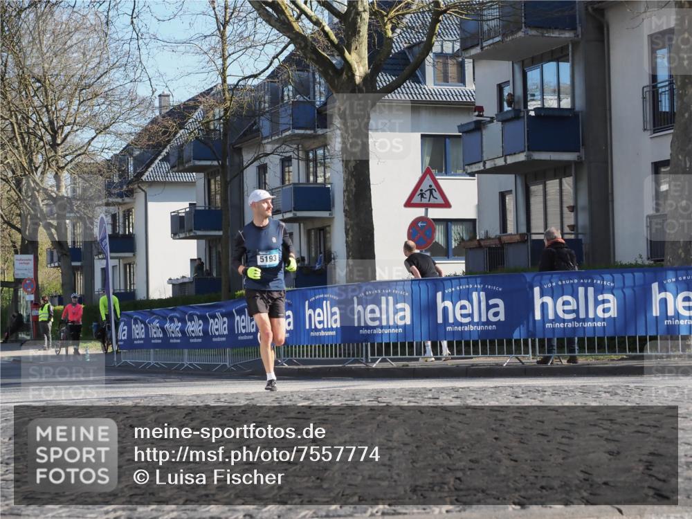 06.04.2025 - 44. Internationalen Wilhelmsburger Insellauf Luisa Fischer http://msf.ph/oto/7557774 06.04.2025 10:20:16 Ziel 5193 meine-sportfotos.de