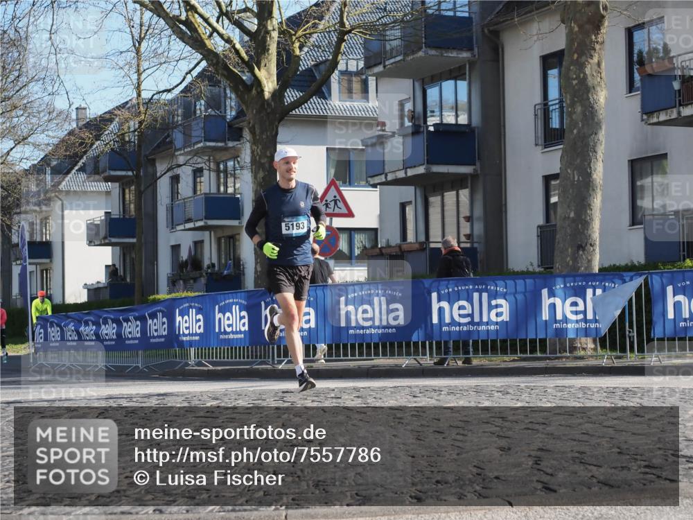 06.04.2025 - 44. Internationalen Wilhelmsburger Insellauf Luisa Fischer http://msf.ph/oto/7557786 06.04.2025 10:20:17 Ziel 5193 meine-sportfotos.de