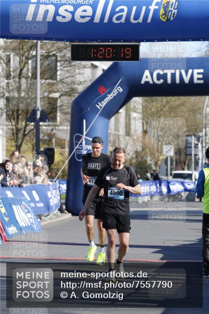 06.04.2025 - 44. Internationalen Wilhelmsburger Insellauf A. Gomolzig http://msf.ph/oto/7557790 06.04.2025 10:10:18 Ziel 4127, 4500 meine-sportfotos.de