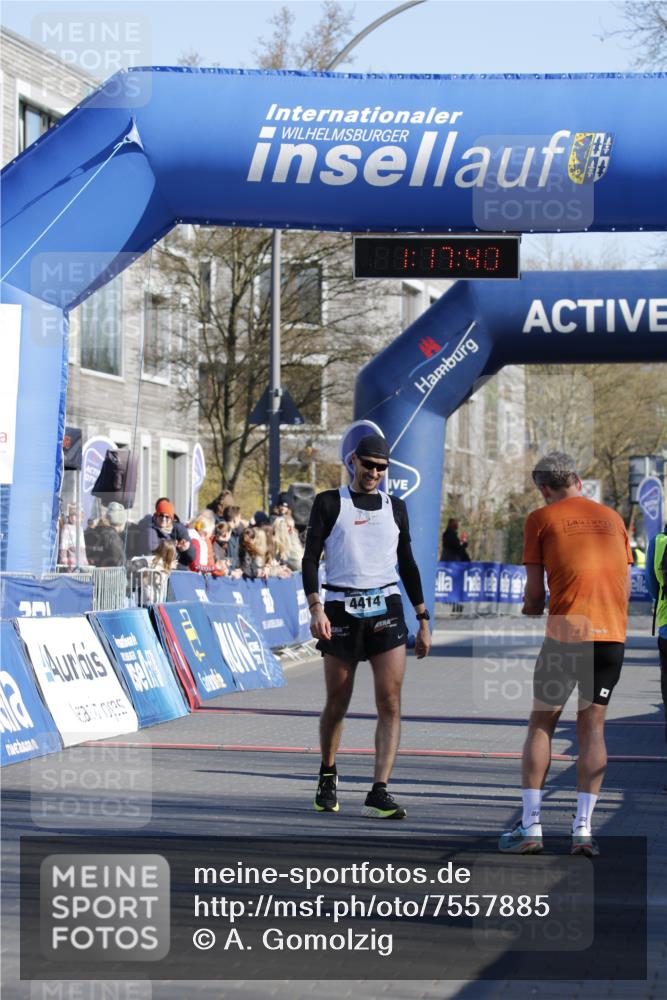 06.04.2025 - 44. Internationalen Wilhelmsburger Insellauf A. Gomolzig http://msf.ph/oto/7557885 06.04.2025 10:07:39 Ziel 4414 meine-sportfotos.de