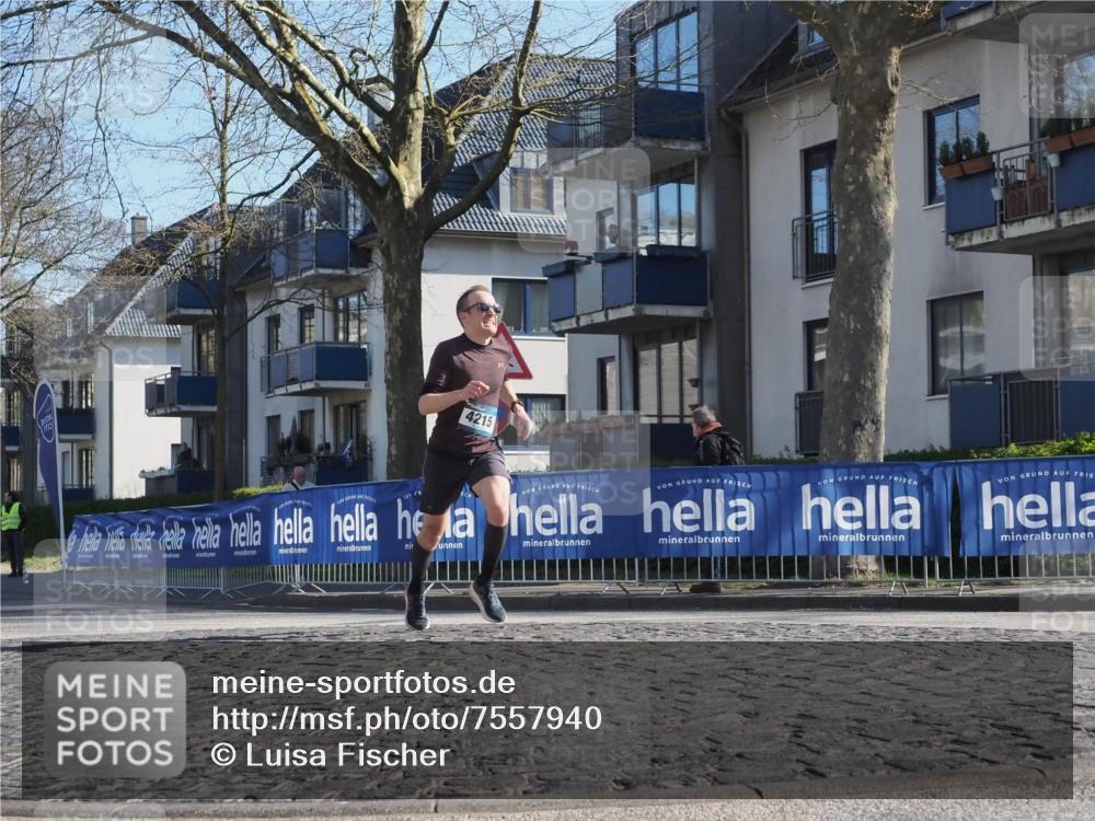 06.04.2025 - 44. Internationalen Wilhelmsburger Insellauf Luisa Fischer http://msf.ph/oto/7557940 06.04.2025 10:20:50 Ziel 4215 meine-sportfotos.de