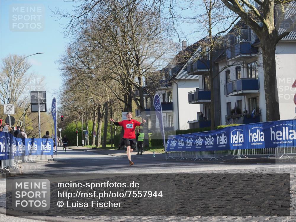 06.04.2025 - 44. Internationalen Wilhelmsburger Insellauf Luisa Fischer http://msf.ph/oto/7557944 06.04.2025 10:20:58 Ziel 3555 meine-sportfotos.de