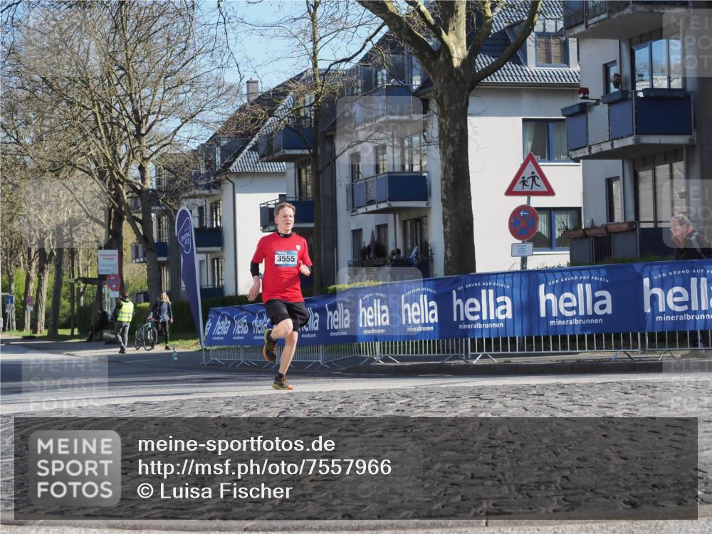 06.04.2025 - 44. Internationalen Wilhelmsburger Insellauf Luisa Fischer http://msf.ph/oto/7557966 06.04.2025 10:21:00 Ziel 3555 meine-sportfotos.de