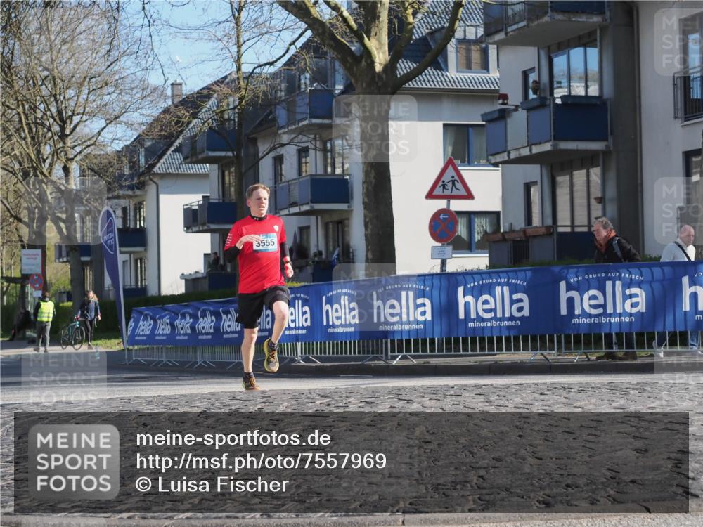 06.04.2025 - 44. Internationalen Wilhelmsburger Insellauf Luisa Fischer http://msf.ph/oto/7557969 06.04.2025 10:21:00 Ziel 3555 meine-sportfotos.de
