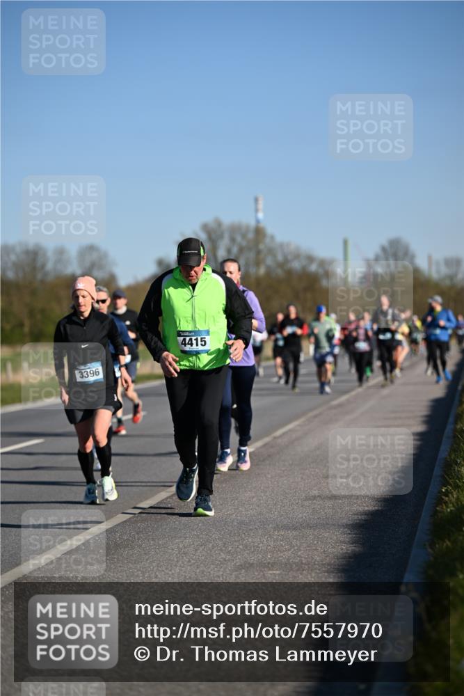 06.04.2025 - 44. Internationalen Wilhelmsburger Insellauf Dr. Thomas Lammeyer http://msf.ph/oto/7557970 06.04.2025 09:34:00 Laufen 3396, 4415 meine-sportfotos.de