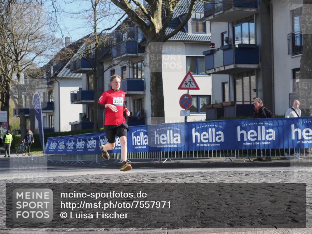 06.04.2025 - 44. Internationalen Wilhelmsburger Insellauf Luisa Fischer http://msf.ph/oto/7557971 06.04.2025 10:21:01 Ziel 3555 meine-sportfotos.de