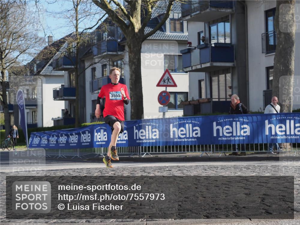 06.04.2025 - 44. Internationalen Wilhelmsburger Insellauf Luisa Fischer http://msf.ph/oto/7557973 06.04.2025 10:21:01 Ziel 3555 meine-sportfotos.de
