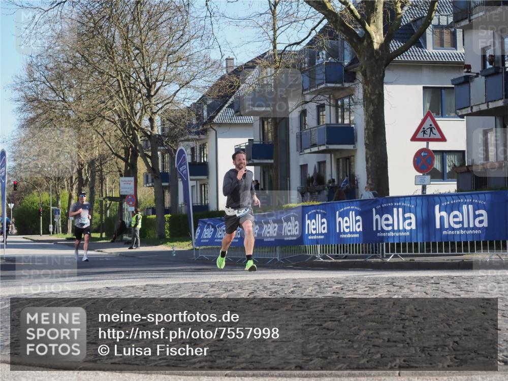 06.04.2025 - 44. Internationalen Wilhelmsburger Insellauf Luisa Fischer http://msf.ph/oto/7557998 06.04.2025 10:21:10 Ziel 3161 meine-sportfotos.de