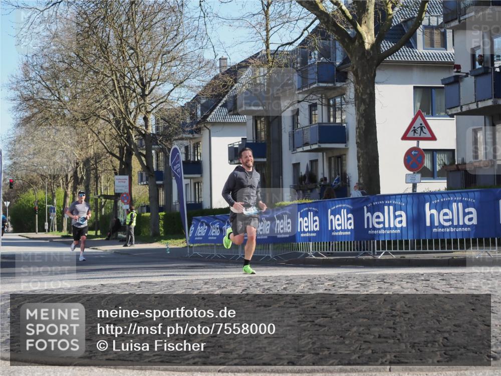 06.04.2025 - 44. Internationalen Wilhelmsburger Insellauf Luisa Fischer http://msf.ph/oto/7558000 06.04.2025 10:21:10 Ziel  meine-sportfotos.de