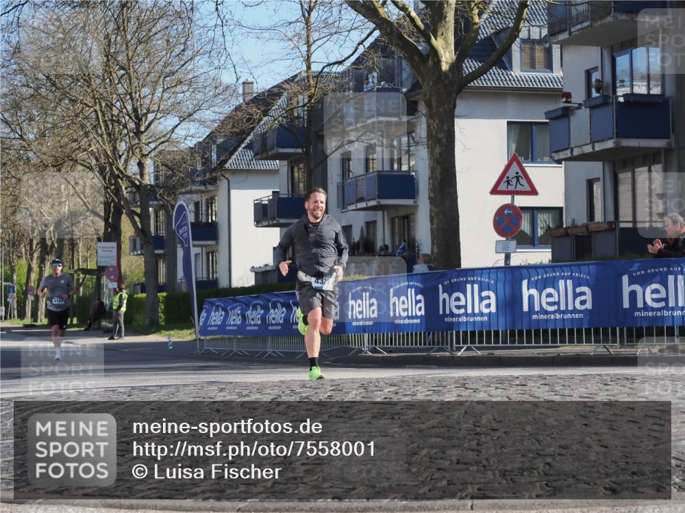 06.04.2025 - 44. Internationalen Wilhelmsburger Insellauf Luisa Fischer http://msf.ph/oto/7558001 06.04.2025 10:21:10 Ziel 3161, 4327 meine-sportfotos.de