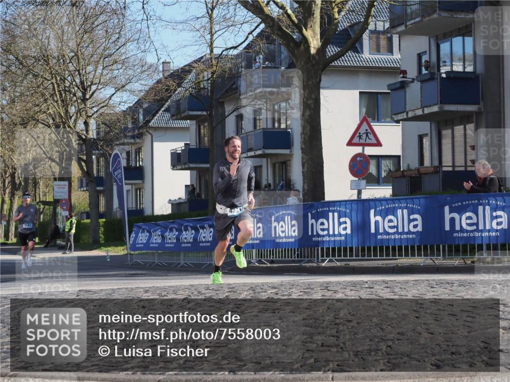 06.04.2025 - 44. Internationalen Wilhelmsburger Insellauf Luisa Fischer http://msf.ph/oto/7558003 06.04.2025 10:21:10 Ziel 3161 meine-sportfotos.de