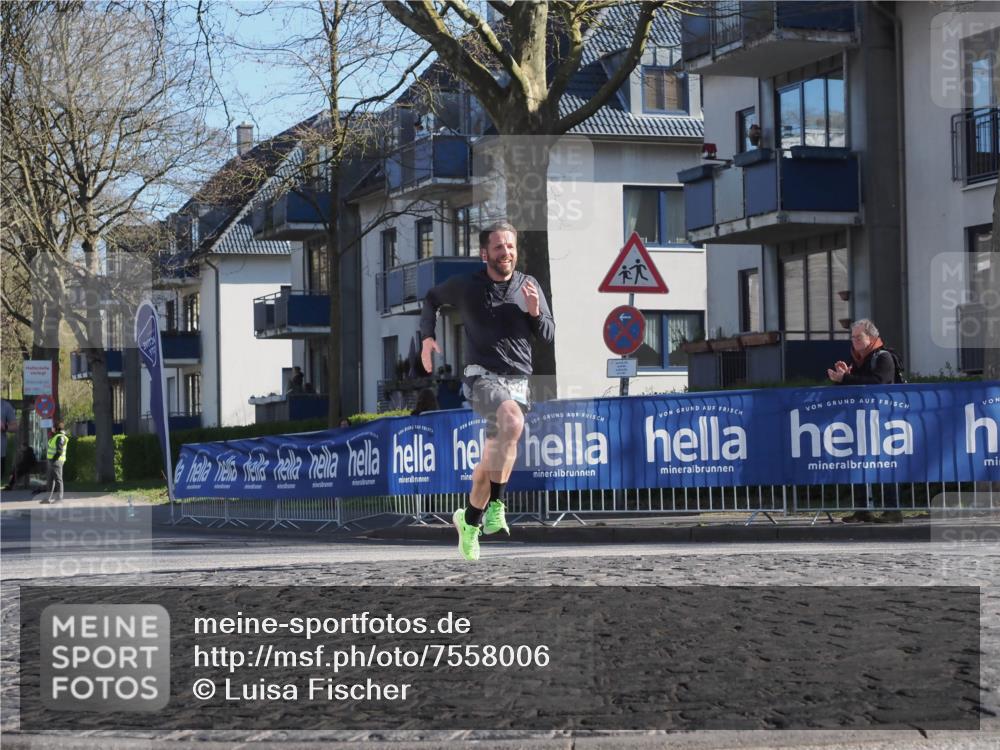 06.04.2025 - 44. Internationalen Wilhelmsburger Insellauf Luisa Fischer http://msf.ph/oto/7558006 06.04.2025 10:21:11 Ziel  meine-sportfotos.de