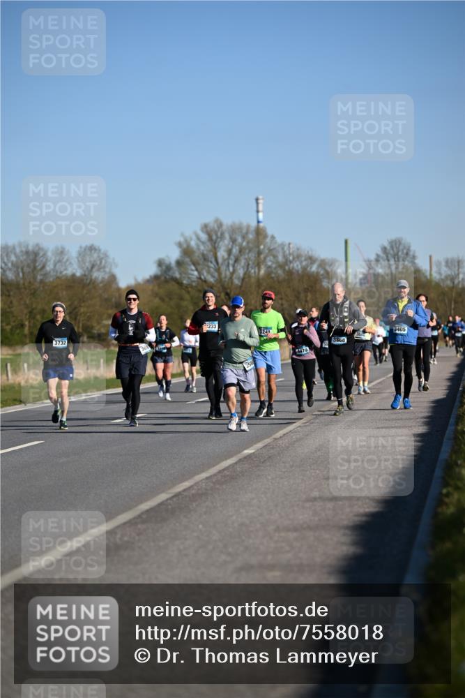 06.04.2025 - 44. Internationalen Wilhelmsburger Insellauf Dr. Thomas Lammeyer http://msf.ph/oto/7558018 06.04.2025 09:34:05 Laufen 3732, 233, 3241, 4479, 3868, 3405 meine-sportfotos.de