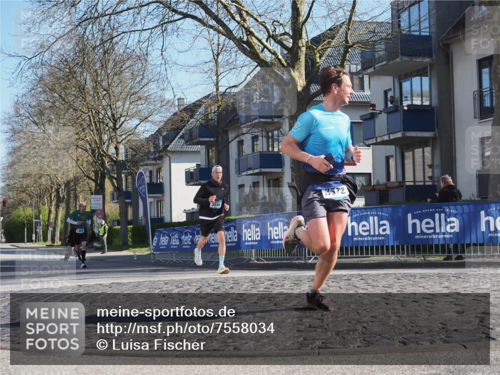 06.04.2025 - 44. Internationalen Wilhelmsburger Insellauf Luisa Fischer http://msf.ph/oto/7558034 06.04.2025 10:21:22 Ziel 3598, 3469, 3572 meine-sportfotos.de