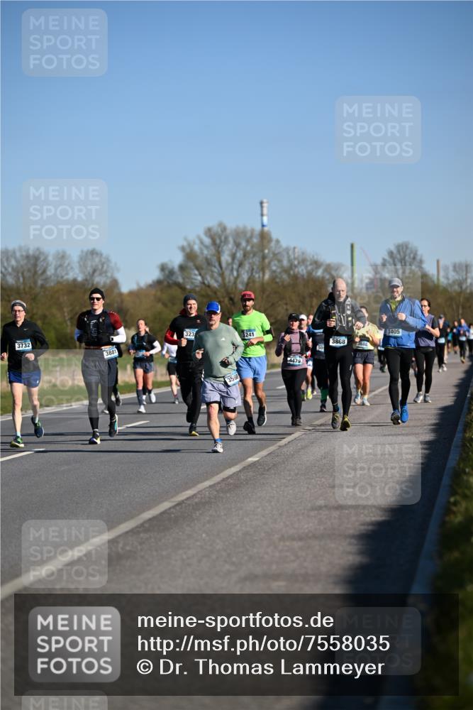 06.04.2025 - 44. Internationalen Wilhelmsburger Insellauf Dr. Thomas Lammeyer http://msf.ph/oto/7558035 06.04.2025 09:34:06 Laufen 323, 3732, 3881, 3241, 4479, 50, 3868, 3405 meine-sportfotos.de