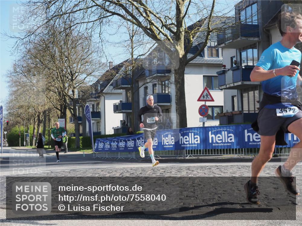 06.04.2025 - 44. Internationalen Wilhelmsburger Insellauf Luisa Fischer http://msf.ph/oto/7558040 06.04.2025 10:21:22 Ziel 3598, 3469, 3572 meine-sportfotos.de