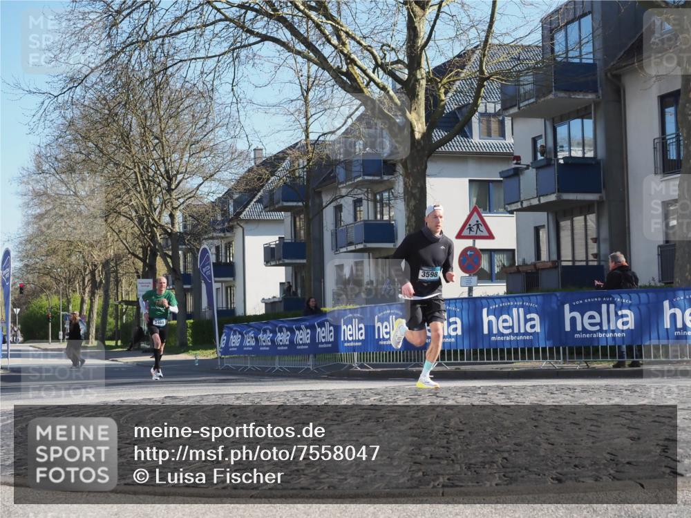 06.04.2025 - 44. Internationalen Wilhelmsburger Insellauf Luisa Fischer http://msf.ph/oto/7558047 06.04.2025 10:21:23 Ziel 3469, 3598 meine-sportfotos.de