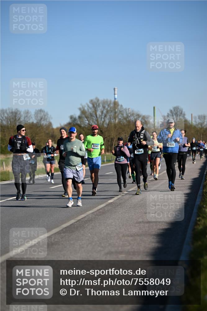 06.04.2025 - 44. Internationalen Wilhelmsburger Insellauf Dr. Thomas Lammeyer http://msf.ph/oto/7558049 06.04.2025 09:34:07 Laufen 32, 3241, 388, 356, 3883, 3868, 4479, 3405 meine-sportfotos.de