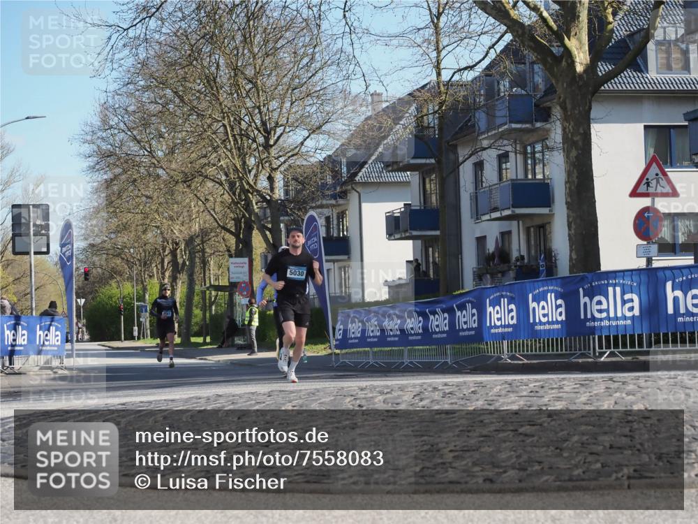 06.04.2025 - 44. Internationalen Wilhelmsburger Insellauf Luisa Fischer http://msf.ph/oto/7558083 06.04.2025 10:21:46 Ziel 4541, 5030 meine-sportfotos.de
