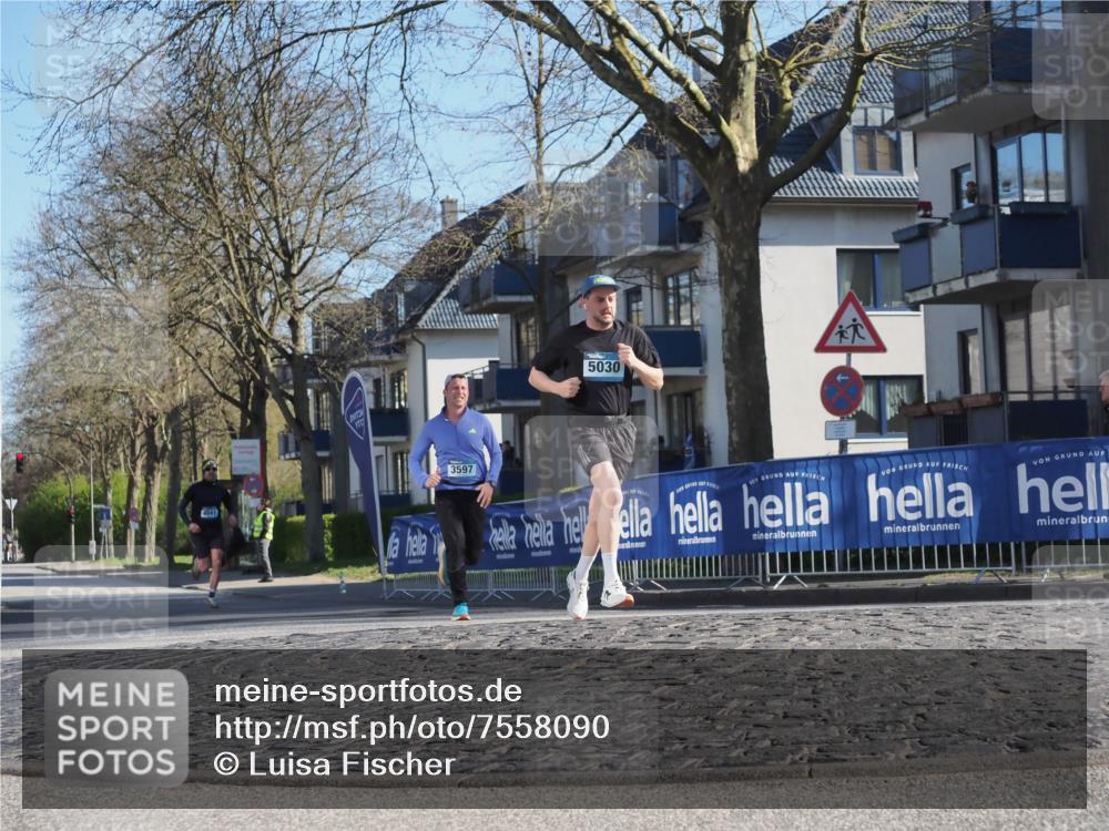 06.04.2025 - 44. Internationalen Wilhelmsburger Insellauf Luisa Fischer http://msf.ph/oto/7558090 06.04.2025 10:21:48 Ziel 4541, 5030, 3597 meine-sportfotos.de