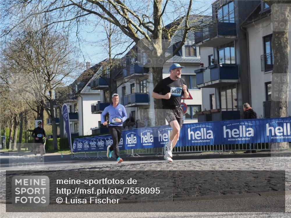 06.04.2025 - 44. Internationalen Wilhelmsburger Insellauf Luisa Fischer http://msf.ph/oto/7558095 06.04.2025 10:21:48 Ziel 35, 4541, 5030 meine-sportfotos.de