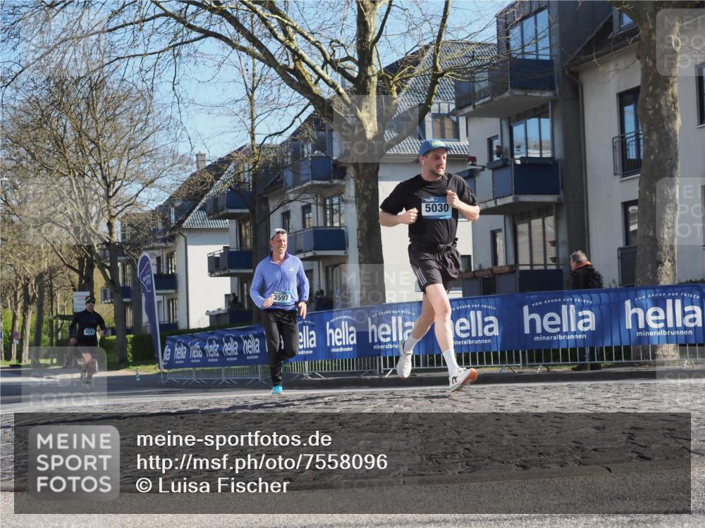 06.04.2025 - 44. Internationalen Wilhelmsburger Insellauf Luisa Fischer http://msf.ph/oto/7558096 06.04.2025 10:21:48 Ziel 5030, 3597, 4541 meine-sportfotos.de