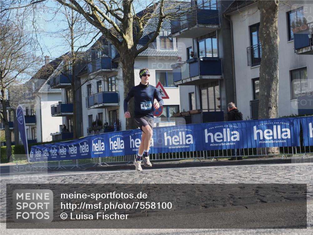 06.04.2025 - 44. Internationalen Wilhelmsburger Insellauf Luisa Fischer http://msf.ph/oto/7558100 06.04.2025 10:21:52 Ziel 4541 meine-sportfotos.de