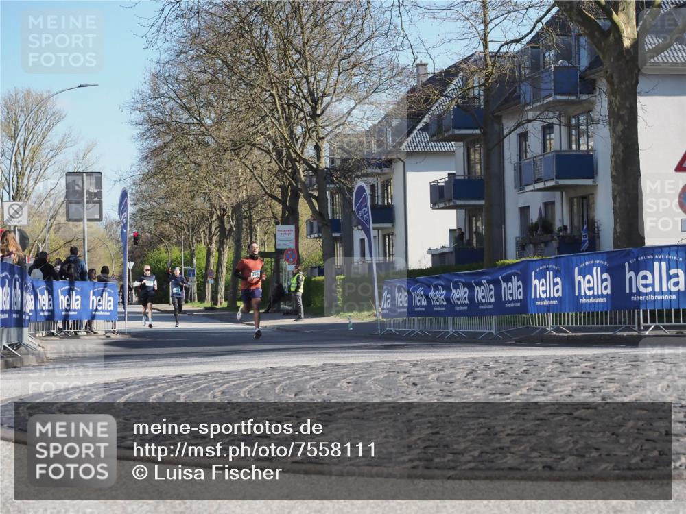 06.04.2025 - 44. Internationalen Wilhelmsburger Insellauf Luisa Fischer http://msf.ph/oto/7558111 06.04.2025 10:22:01 Ziel 13 meine-sportfotos.de