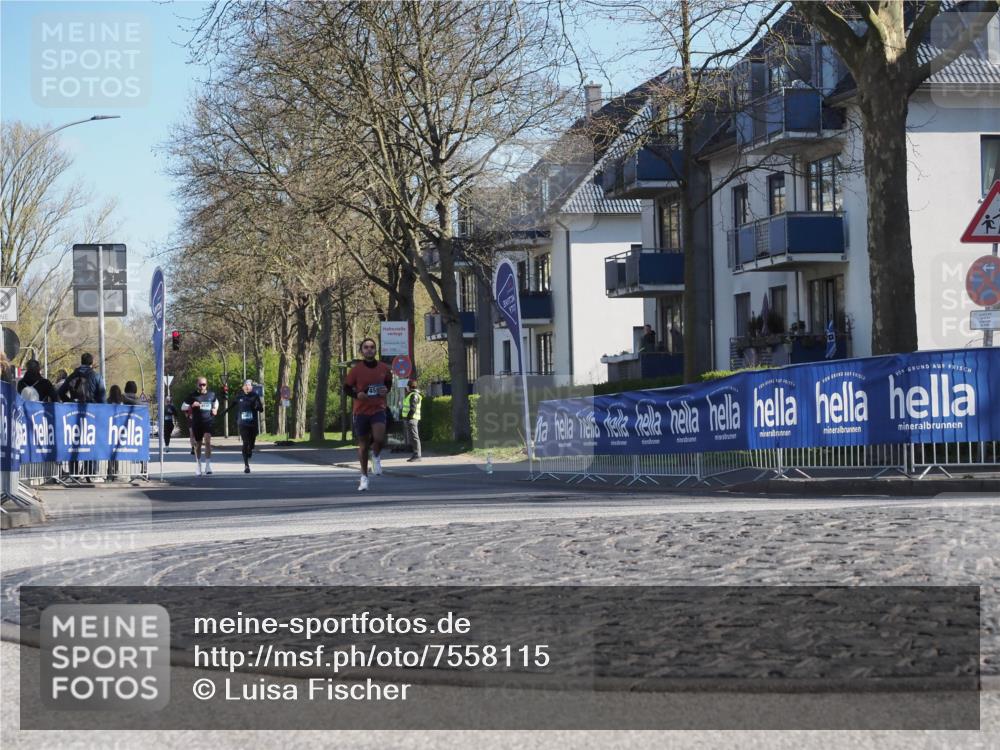 06.04.2025 - 44. Internationalen Wilhelmsburger Insellauf Luisa Fischer http://msf.ph/oto/7558115 06.04.2025 10:22:01 Ziel  meine-sportfotos.de