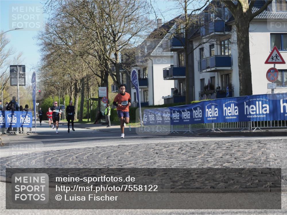 06.04.2025 - 44. Internationalen Wilhelmsburger Insellauf Luisa Fischer http://msf.ph/oto/7558122 06.04.2025 10:22:03 Ziel 4590, 2 meine-sportfotos.de
