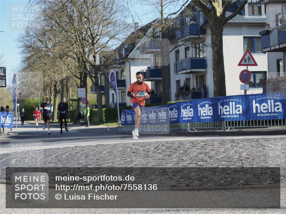 06.04.2025 - 44. Internationalen Wilhelmsburger Insellauf Luisa Fischer http://msf.ph/oto/7558136 06.04.2025 10:22:04 Ziel 4590 meine-sportfotos.de