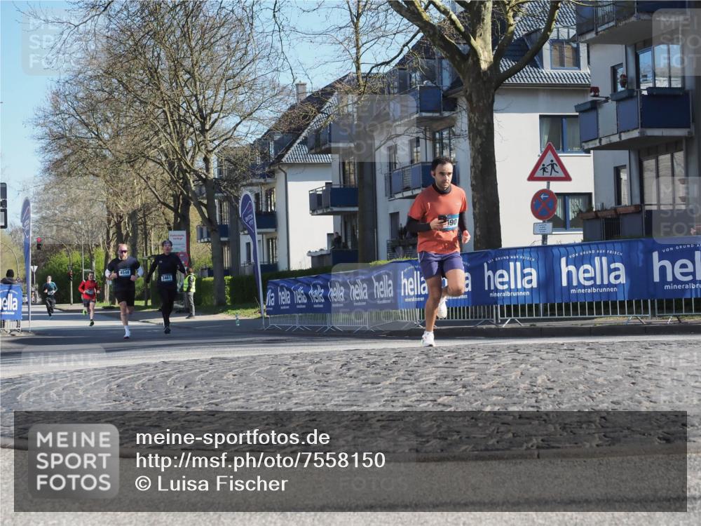 06.04.2025 - 44. Internationalen Wilhelmsburger Insellauf Luisa Fischer http://msf.ph/oto/7558150 06.04.2025 10:22:05 Ziel 590, 4548, 3461 meine-sportfotos.de