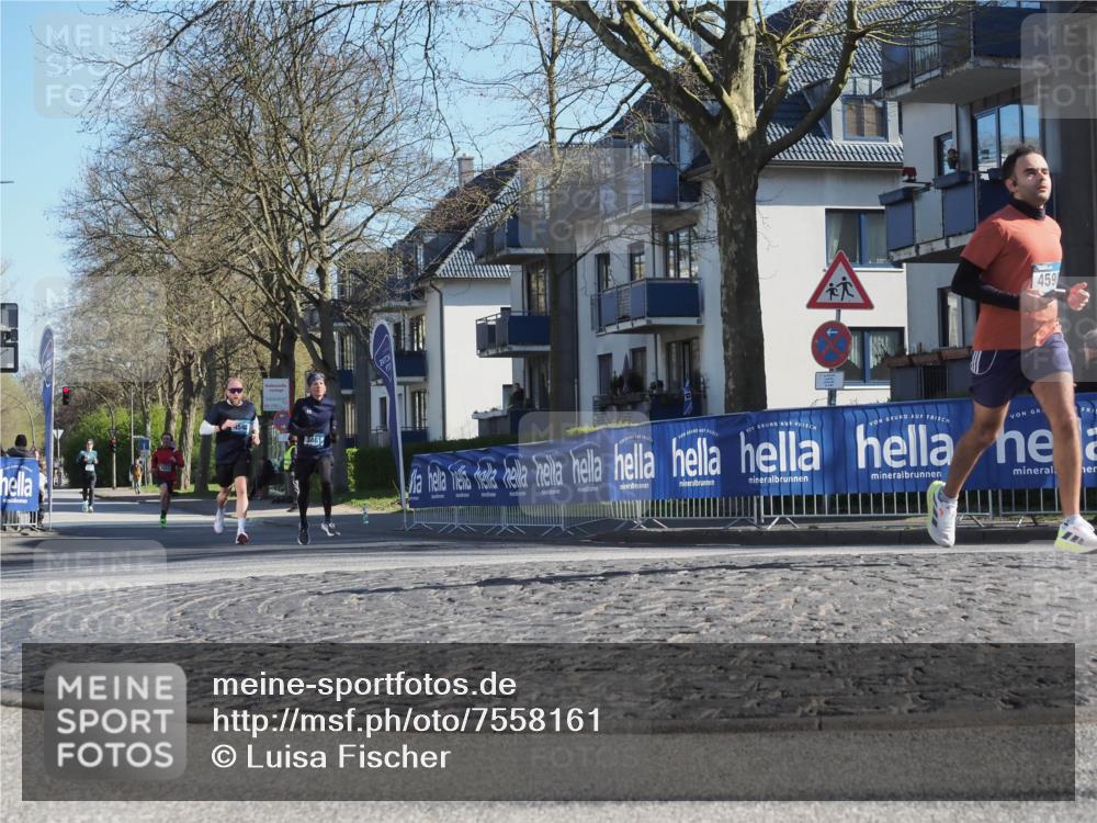 06.04.2025 - 44. Internationalen Wilhelmsburger Insellauf Luisa Fischer http://msf.ph/oto/7558161 06.04.2025 10:22:06 Ziel 459, 1548, 3461 meine-sportfotos.de