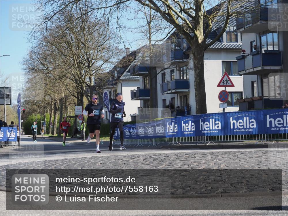 06.04.2025 - 44. Internationalen Wilhelmsburger Insellauf Luisa Fischer http://msf.ph/oto/7558163 06.04.2025 10:22:07 Ziel 3553, 4548, 3461 meine-sportfotos.de