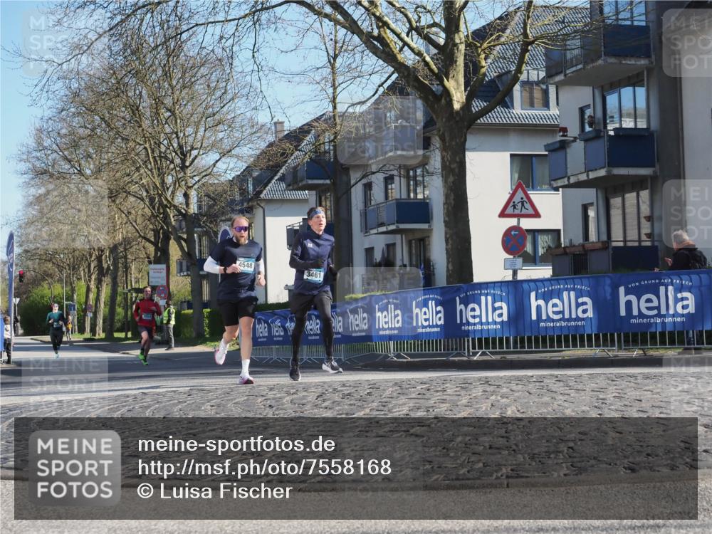 06.04.2025 - 44. Internationalen Wilhelmsburger Insellauf Luisa Fischer http://msf.ph/oto/7558168 06.04.2025 10:22:08 Ziel 3653, 4548, 3461 meine-sportfotos.de