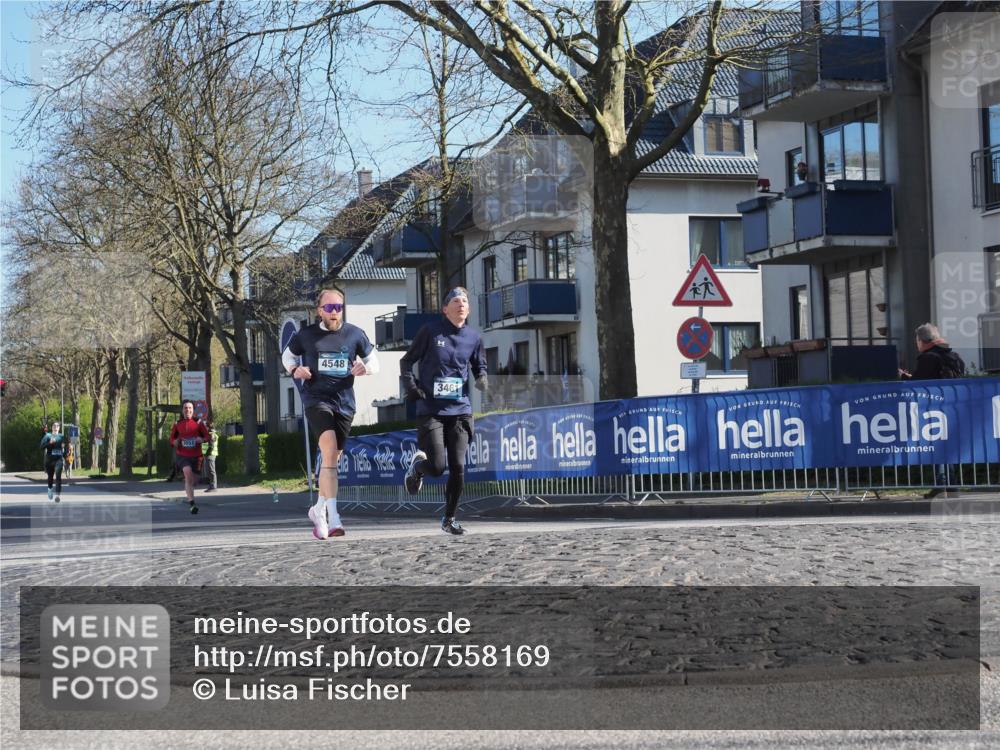 06.04.2025 - 44. Internationalen Wilhelmsburger Insellauf Luisa Fischer http://msf.ph/oto/7558169 06.04.2025 10:22:08 Ziel 3553, 4548, 346 meine-sportfotos.de